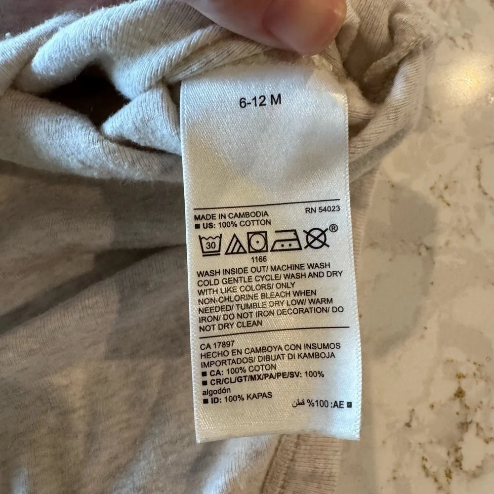 6-12M Old Navy - Gray 'Mom's My Favorite' Onesie